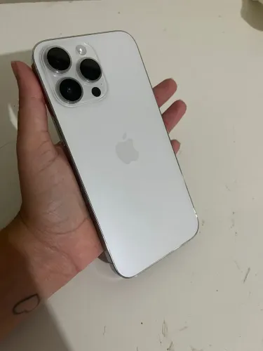 Vendo iPhone 14 pro max ou troco por inferior com volta pra mim