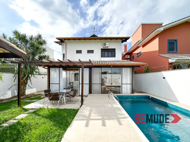 Casa à venda em condomínio fechado no Campeche