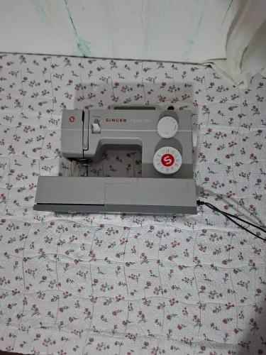 Máquina de Costura SINGER