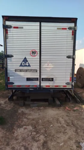 Baú Duralumínio para Caminhão - Assoalho Xadrez e Porta Lateral