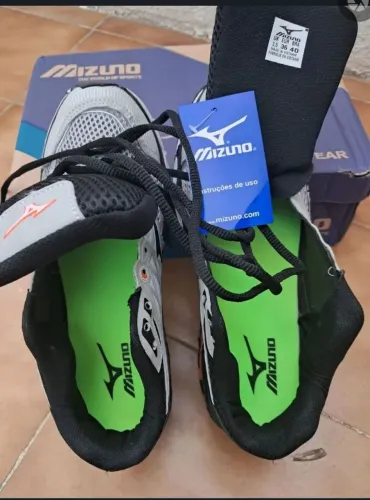 Tenis + fones+ caixa só 230 tudo