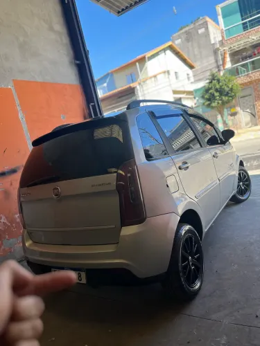 Fiat Idea Attractive 1.4 Fire Flex 8V 5P 2011