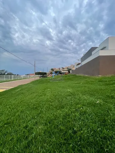 Terreno á venda em Condomínio Águas do Rio Paraná em Porto Rico PR