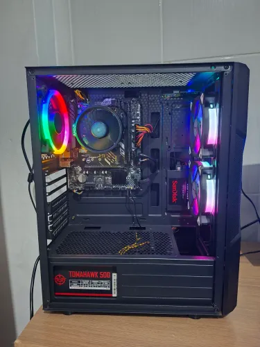 PC GAMER RYZEN 5 4600G / 16GB RAM / SSD