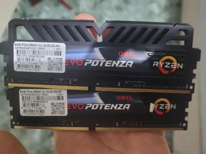 Memória DDR4 3200 MHz Geil Evo Potenza 16GB(2×8)