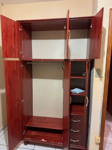 Vendo guarda-roupas
