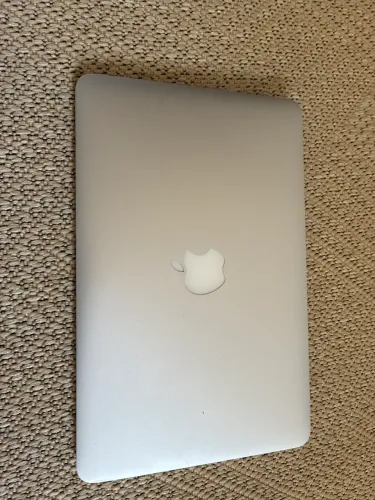 Vendo MacBook Air A1465 de 2015