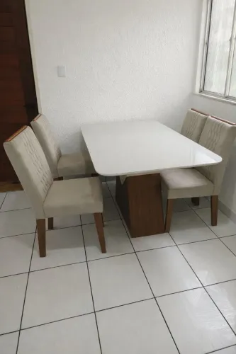 Conjunto mesa 4 cadeiras