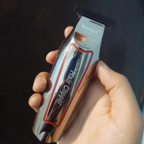 Máquina de Cortar Cabelo Kemei Portátil Recarregável