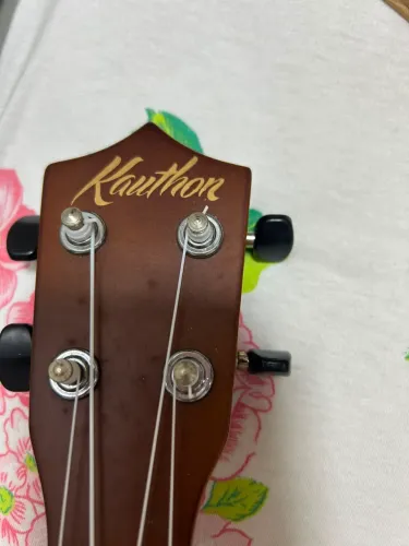 Ukulele Kation usado - em bom estado 