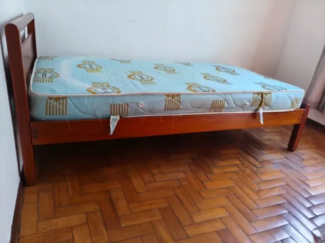 Cama solteiro madeira maciça com colchão