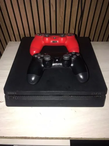 Ps4 slim 1TB