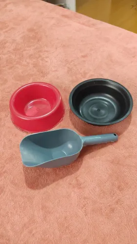 2 potes para cachorro ou gatos com pegador de ração