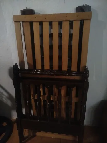 Berço madeira maciça acompanha colchão novo