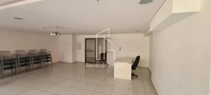 Sala comercial em Bethaville I, Barueri-SP: 1 sala, 2 banheiros. Aluguel R$ 1.750,00 + R$