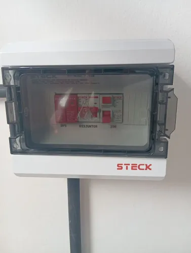 Quadro protetor para estalacao de carregador de carro elétrico já vem completo