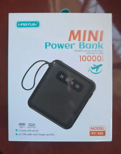 Power bank solar 10000mAh com 4 cabos e lanterna (Novo)
