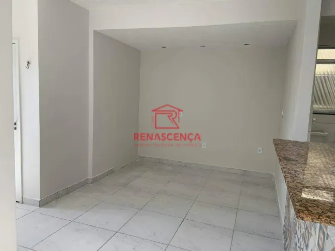 Excelente Casa / sobrado com 2 Quartos em Campo Grande, próximo a Estrada do Pedregoso
