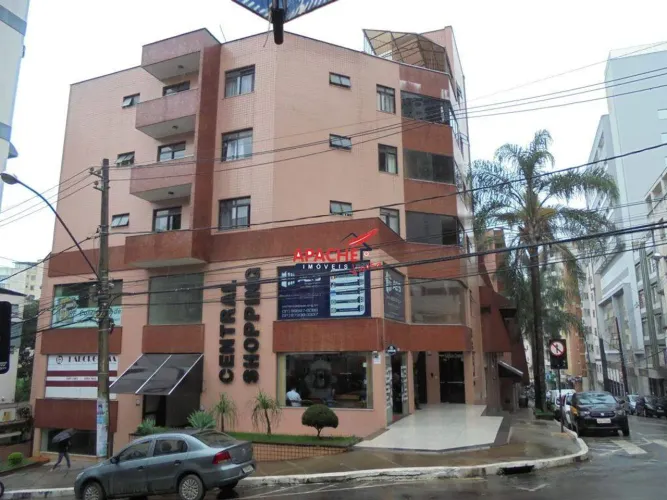 Sala com 38 m² Centro