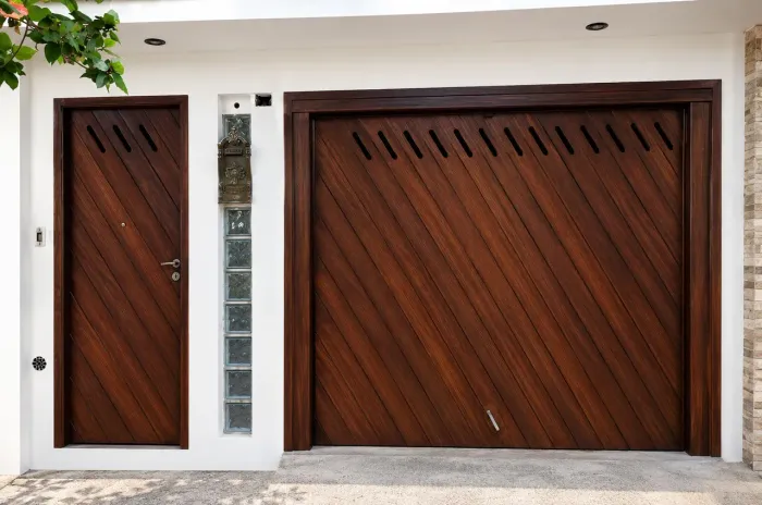 PORTÃO DE MADEIRA ANGELIM COM MOTOR + PORTA SOCIAL + ESTRUTURA COMPLETA
