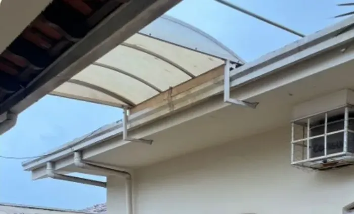 Toldo de policarbonato