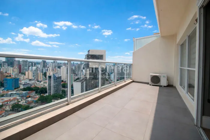 Cobertura Duplex para locação e à Venda com 106m² - Pinheiros, São Paulo.