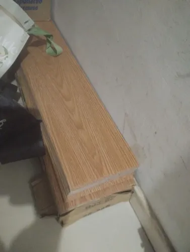 Piso Vinílico alto colante