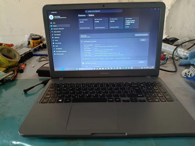 Notebook Samsung Essentials E30 I3 8GB RAM SSD 240GB e mais mouse e teclado sem fio