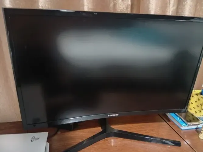 Monitor Samsung 144Hz curvado
