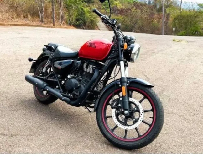 Meteor 350cc - Vermelha Baixo km 