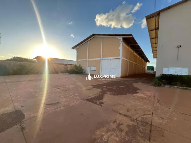 Galpão para locação na 812 sul com 750m²