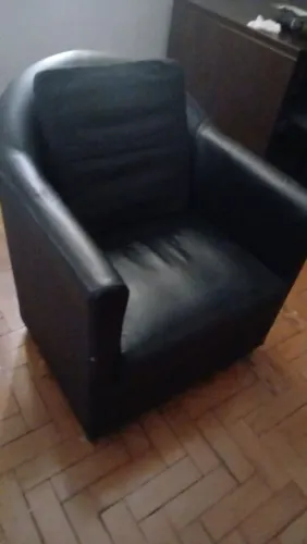 Poltrona Preta Elegante e confortável