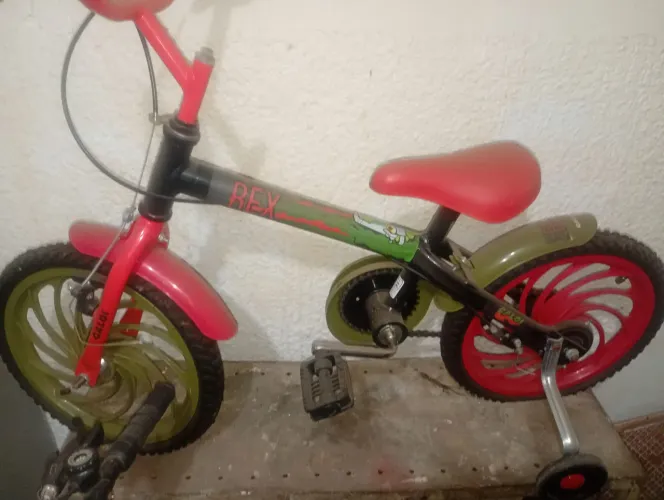 Vende-se bicicleta criança