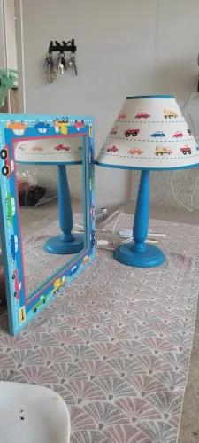 LINDO KIT AZUL QUARTO INFANTIL - ABAJUR E ESPELHO - TEMA CARRINHOS