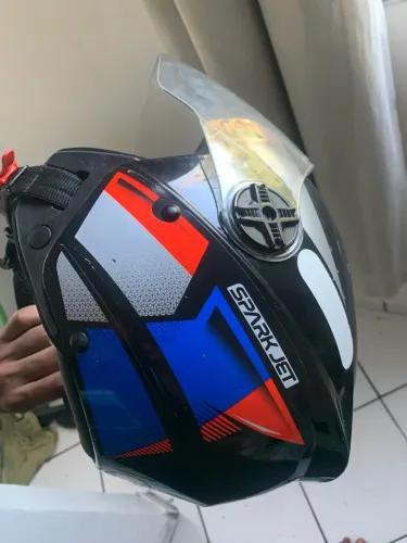 Capacete