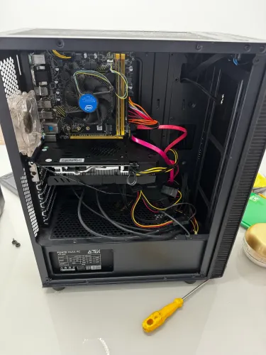 PC GAMER BÁSICO
