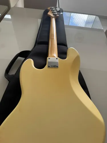 Baixo fender americano jazz Bass