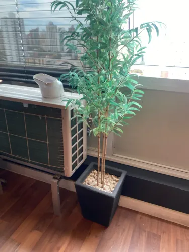 Par de Plantas Artificiais Bambu em Vaso Quadrado Preto com Pedras (2 Unidades)