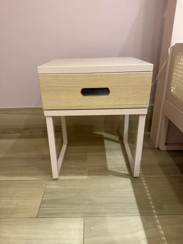 Mesa de Cabeceira Rosa 