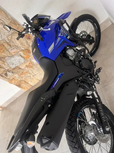 Lander moto de Paseio baixo km