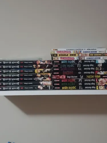Mangas demon slayer , naruto , one piece e jujutsu kaisen