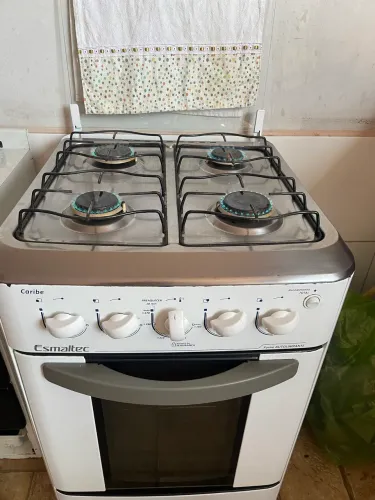Vendo fogão semi novo