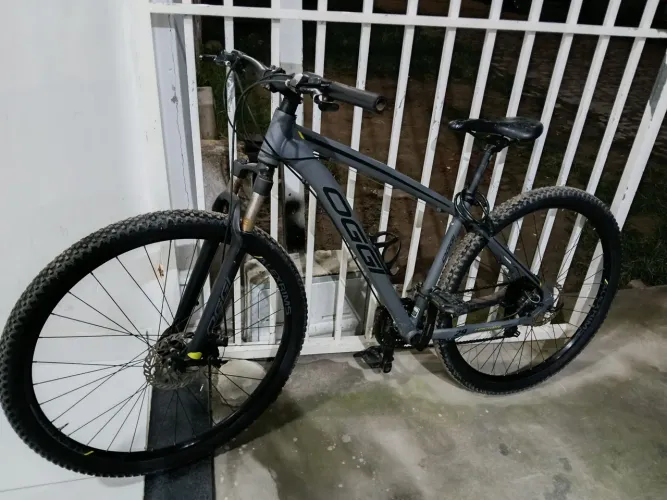 Bicicleta OGGI peças originais