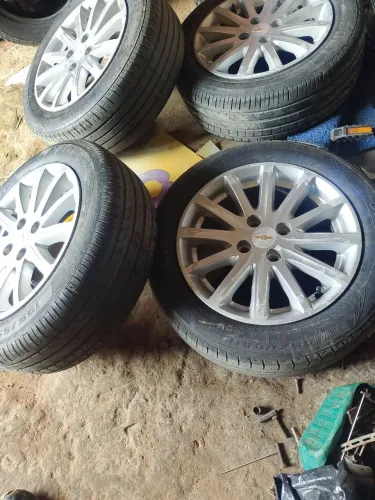 Rodas 15 com pneu 