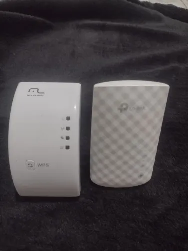 Dois aparelhos Repetidor de sinal WI FI 