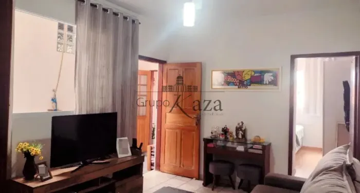 Casa - Jardim das Industrias - 2 Dormitórios - 125m².