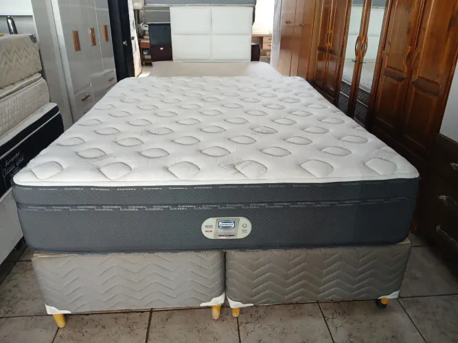 Cama box Queen size colchão simons molas ensacadas
