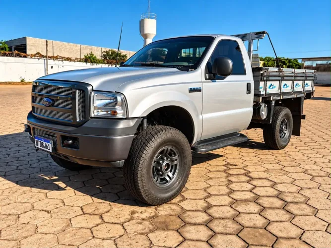 VENDE-SE FORD F-250 XLT SUPER DUTY 2009 4X4