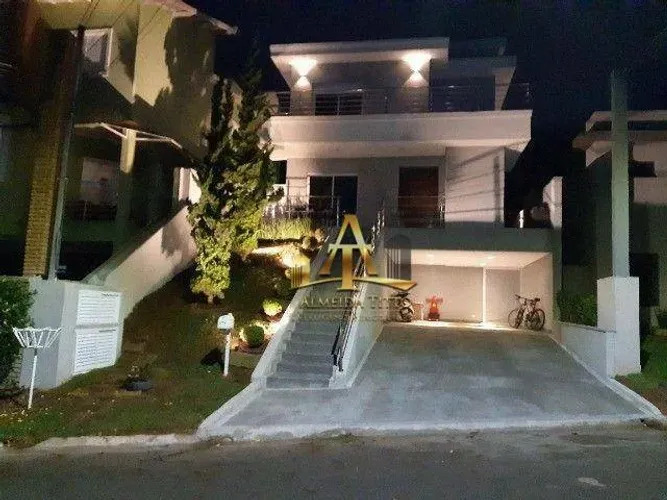 Casa à venda no Condomínio New Ville - Santana de Parnaíba/SP