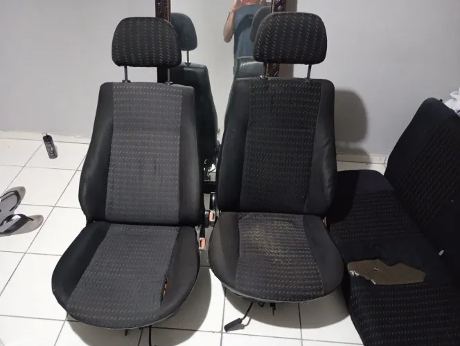 Bancos originais Volkswagen gol g2 / g3 completo dianteiro e traseiro.